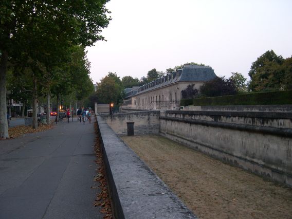  les douves des Invalides